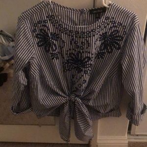 Lea and Viola cropped blouse with tie front